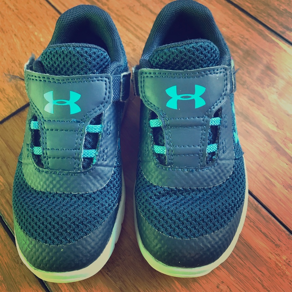 Girls Size 9 Under Armour Sneakers